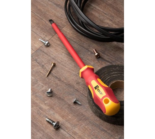 Отвертка Master SL6.5x150 мм 1000В EKF Basicsl-6.5-150-mas-inEKF