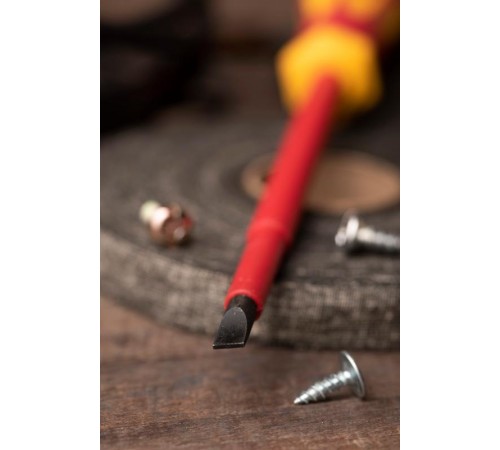 Отвертка Master SL6.5x150 мм 1000В EKF Basicsl-6.5-150-mas-inEKF