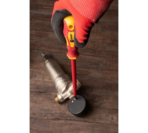 Отвертка Master SL6.5x150 мм 1000В EKF Basicsl-6.5-150-mas-inEKF