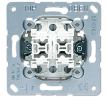 Балансирный проходной переключатель 10 A/ 250 B, двухклавишный, винтовые зажимы, раздельные входы фазы для каждой кнопки; не подходит к клавишам серии