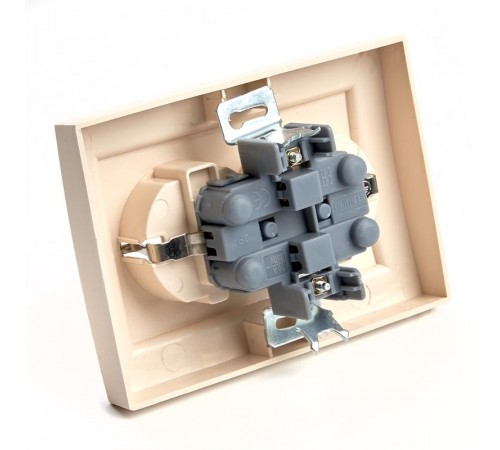 PST16-9014-02 Розетка 2-местная с/з, 250В, 16А, серия Эрна, слоновая кость  39240  STEKKER