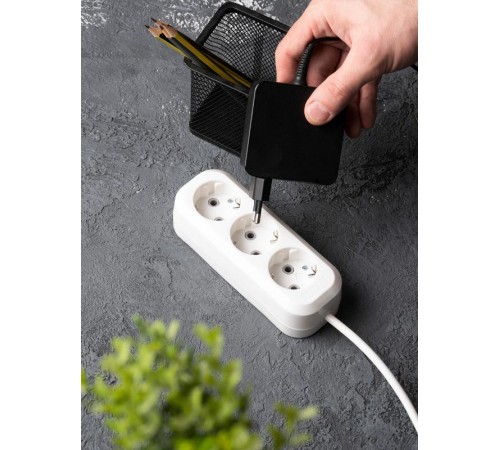 Удлинитель "Эксперт"  3 гнезда 5 метров 16А/3,5кВт с заземлением ПВС 3х1 EKF PROxima  UBA16-310-3-05  EKF