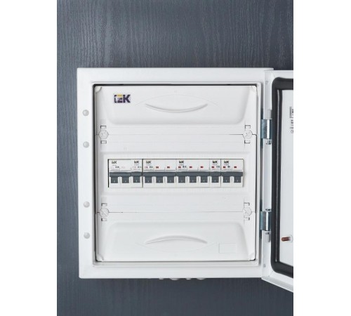 Выключатель автоматический трехполюсный M10N 3P B 32А 10кА ARMAT  AR-M10N-3-B032  IEK