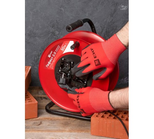 Удлинитель на катушке "Гефест 2.0" 4 гнезда 30м с заземлением и предохранителем ПВС 3*1,5 16А/3,5кВт IP44 PROxima  UKA02-16-R315-4-30-IP44  EKF