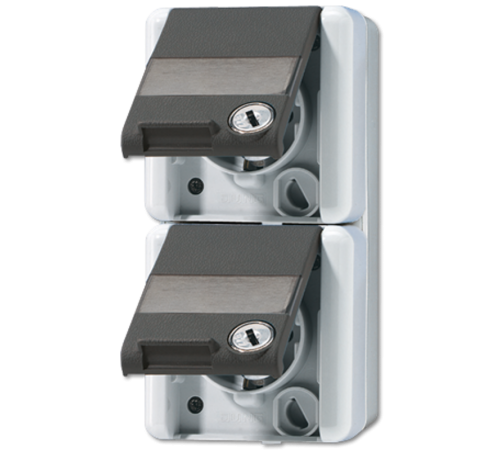 Двойная SCHUKO-розетка 16A 250V~ с полем для надписи; для накладного монтажа IP44 822NAWSL Jung