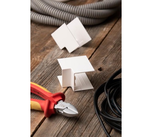 Угол внутренний (40х25) (4 шт) Plast EKF PROxima Белыйibw-40-25x4EKF