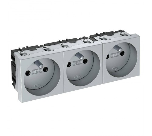 Розетка тройная 0° франц. стандарт, 250 В, 16A (серебристый) (STD-F0 AL3)  6120201  OBO Bettermann