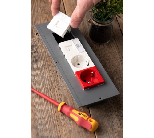 Коробка приборная для лючка C-Line 24  cl-kpnl-24  EKF