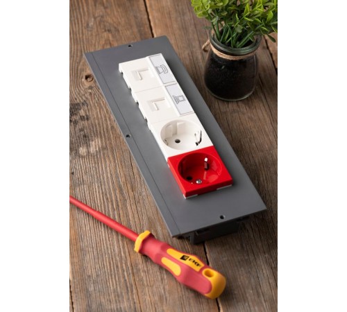 Коробка приборная для лючка C-Line 24  cl-kpnl-24  EKF