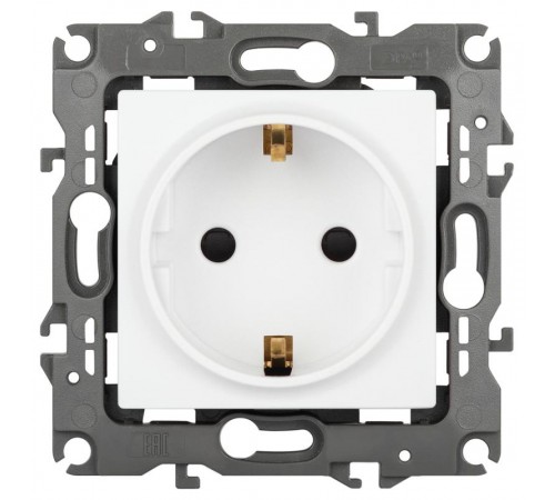 Розетка ЭРА Серия 12 12-2102-01М с заземлением со шторками, 16А-250В, белый матовый   Б0065661  ЭРА