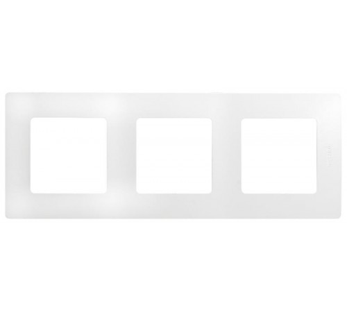 Etika Белый Рамка 3-ая  672503  Legrand