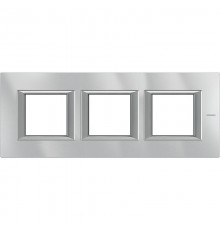 Axolute. Рамка декоративная прямоугольная немецкого стандарта. Горизонтальная установка. Цвет "Алюминий" Монохром. 2+2+2 модуля.  HA4802M3HHC  Legra
