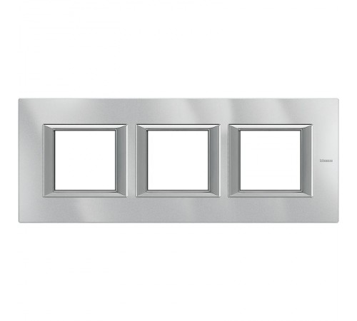 Axolute. Рамка декоративная прямоугольная немецкого стандарта. Горизонтальная установка. Цвет "Алюминий" Монохром. 2+2+2 модуля.  HA4802M3HHC  Legra