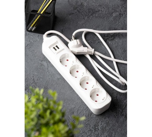 Удлинитель "Эксперт" 4 гнезда 3 метра 16А/3,5кВт с 2 USB 2,1А ПВС 3х1  UBA16-2USB-4-03i  EKF