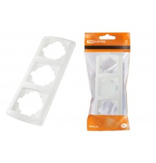 Рамка 3-х постовая горизонтальная белая "Онега"   SQ1805-0025  TDM