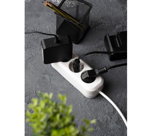 Удлинитель "Эксперт"  3 гнезда 3 метра 16А/3,5кВт с заземлением ПВС 3х1 EKF PROxima  UBA16-310-3-03  EKF