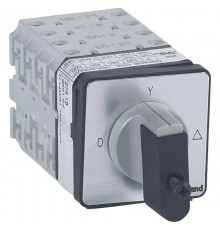 Переключатель трехфазного электродвигателя - на одно направление - PR 17 - 8 контактов - крепление на дверце  027515  Legrand