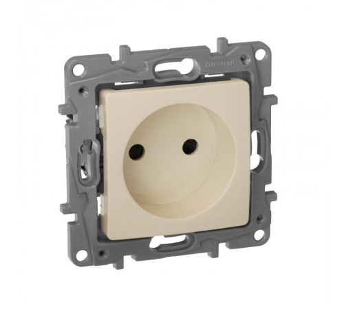 Etika Слоновая кость Розетка без заземления со шторками, винтовые клеммы  672334  Legrand