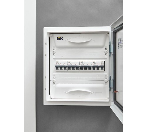 Выключатель автоматический трехполюсный M06N 3P C 4А 6кА ARMAT  AR-M06N-3-C004  IEK