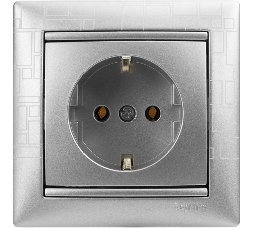 Valena Алюминий Розетка 1-ая с/з  770120  Legrand
