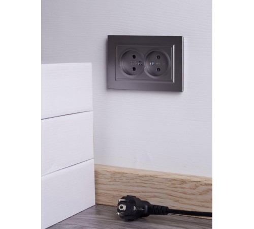 BRITE Розетка 2-ая без заземления со шторками 10А в сборе РСш12-2-БрС сталь  BR-R23-10-K46-F  IEK