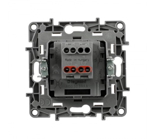 Etika Алюминий Переключатель промежуточный 1-клавишный, винтовые клеммы, 10AX, 250 В  672409  Legrand