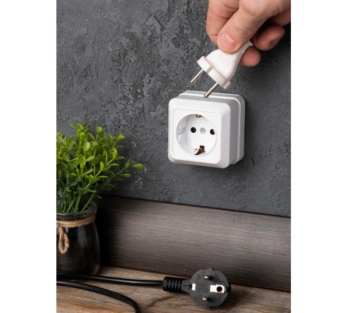 Рим Розетка 1-местная 16А с заземлением белая EKF  ENR16-028-10  EKF