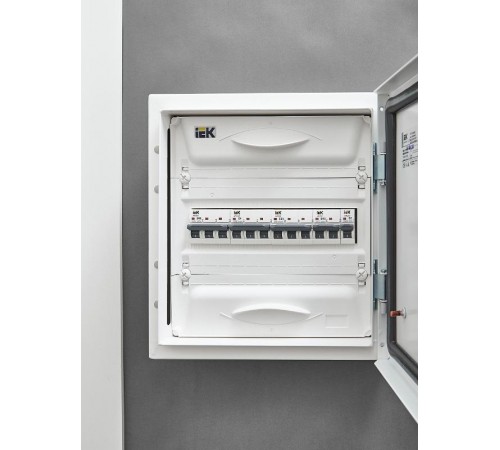 Выключатель автоматический трехполюсный M06N 3P D 25А 6кА ARMAT  AR-M06N-3-D025  IEK