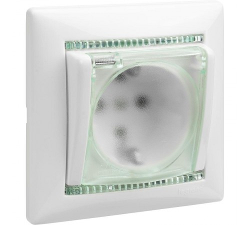 Valena Белый Розетка 1-ая с/з с крышкой и защитными шторками IP44 (к простой рамке)  774220  Legrand