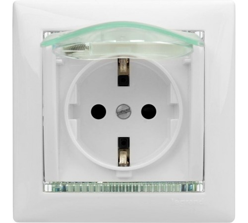 Valena Белый Розетка 1-ая с/з с крышкой и защитными шторками IP44 (к простой рамке)  774220  Legrand