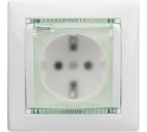 Valena Белый Розетка 1-ая с/з с крышкой и защитными шторками IP44 (к простой рамке)  774220  Legrand