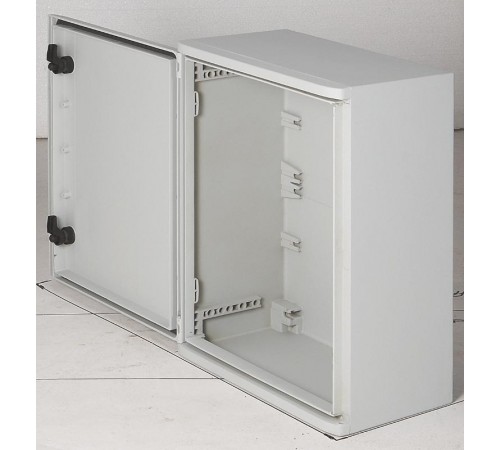 Щит Marina из полиэстера - IP 66 - IK 10 - RAL 7035 - 500x400x206 мм  036252  Legrand