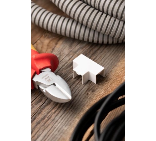 Угол T-образный  (15х10) (4 шт) Plast EKF PROxima Белыйtchw-15-10x4EKF