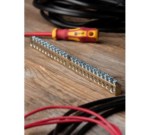 Шина PEN "ноль-земля" (8х12мм) 24 отверстия латунь крепеж по центру EKF PROxima  sn0-125-24-c  EKF