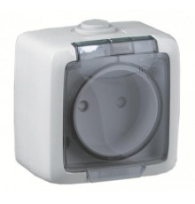Розетка открытой установки, одноместная, со шторкой, брызгозащищенная, цвет белый  РА16-202  HEGEL