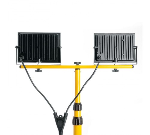 Прожектор на штативе 2*70W 6400К 220V черный IP65 , LL-504  41544  FERON