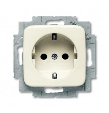 Розетка SCHUKO 16А 250В с защитными шторками, серия Busch-Duro 2000 SI, цвет слоновая кость  2013-0-4938   2CKA002013A4938  ABB