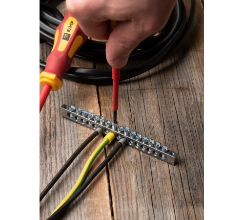 Шина PEN "ноль-земля" (6x9мм) 16 отв. цинк крепеж по краям  sn1-63-16-k  EKF