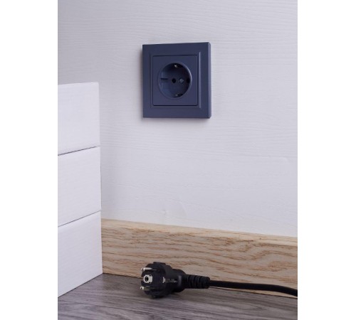 BRITE Розетка с заземлением со шторками 16А в сборе РСР14-1-0-БрМ маренго  BR-R14-16-K35-F  IEK