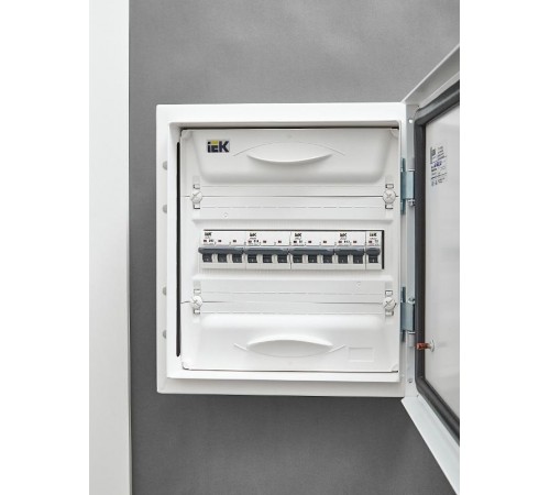 Выключатель автоматический трехполюсный M06N 3P D 2А 6кА ARMAT  AR-M06N-3-D002  IEK