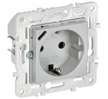 SKANDY Розетка с заземлением с защитными шторками 16А с USB C 18Вт SK-R17S серебряный   SK-R14-16-U14-018-K23  IEK