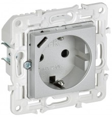 SKANDY Розетка с заземлением с защитными шторками 16А с USB C 18Вт SK-R17S серебряный   SK-R14-16-U14-018-K23  IEK