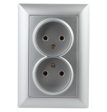 Розетка Intro Solo 4-204-03 без заземления двойная 2х2P, 16А-250В, IP20, СУ, алюминий  Б0053668  Intro