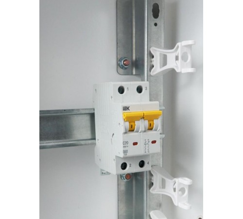 Выключатель автоматический двухполюсный ВА47-60M 2Р 20А 6кА С KARAT  MVA31-2-020-C  IEK