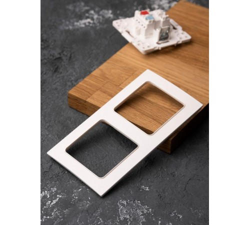 Стокгольм Рамка 2-местная белая PROxima  EXM-G-303-10  EKF