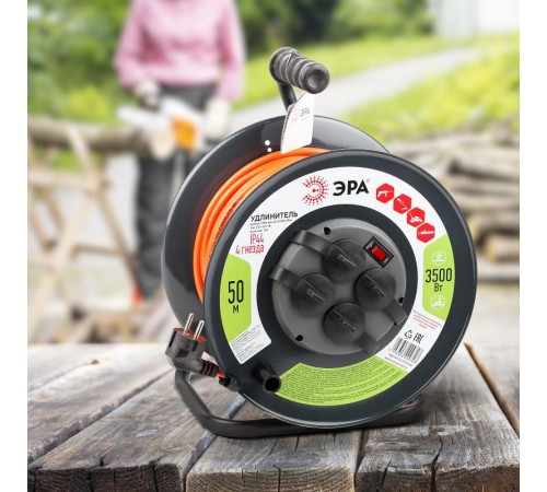 Удлинитель силовой ЭРА RMx-4es-3x1.5-50m-IP44 на м. катушке c/з 4 гн 50м ПВС 3х1.5  Б0046852  ЭРА