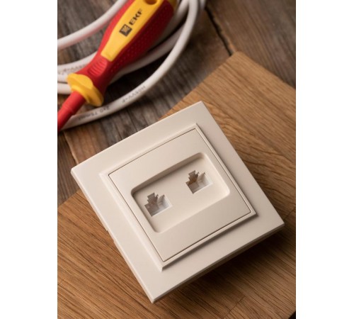 Розетка RJ-45+Phone СП бежевый Минск EKFERK00-135-20EKF
