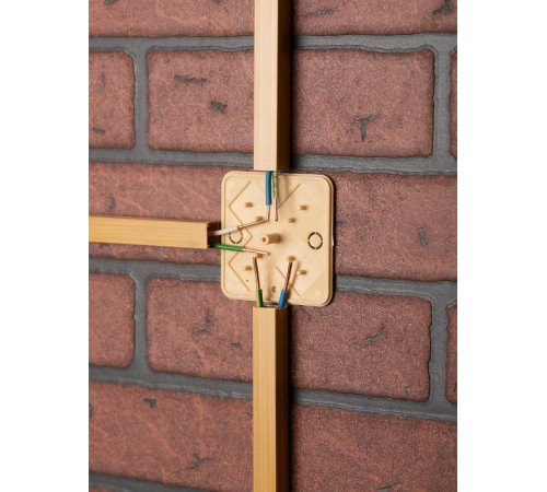 Коробка распределительная KMP-030-030 (75х75х25) светлое дерево EKF PROxima  plc-kmr-030-030-s  EKF