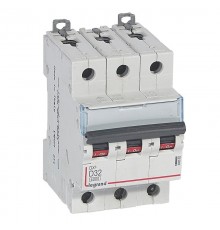 Выключатель автоматический трехполюсный DX3 6000 32А D 10кА  408092  Legrand
