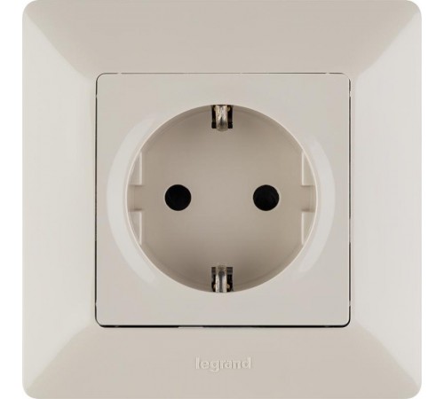 Valena LIFE DIY Сл.кость Розетка 1-ая с/з с защитными шторками, безвинт.зажим  753520  Legrand